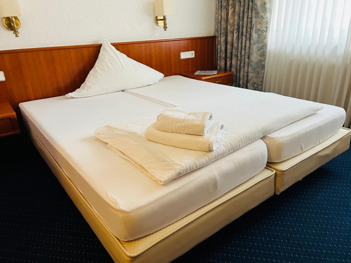 Hotel Weller Kahl Am Main ภายนอก รูปภาพ
